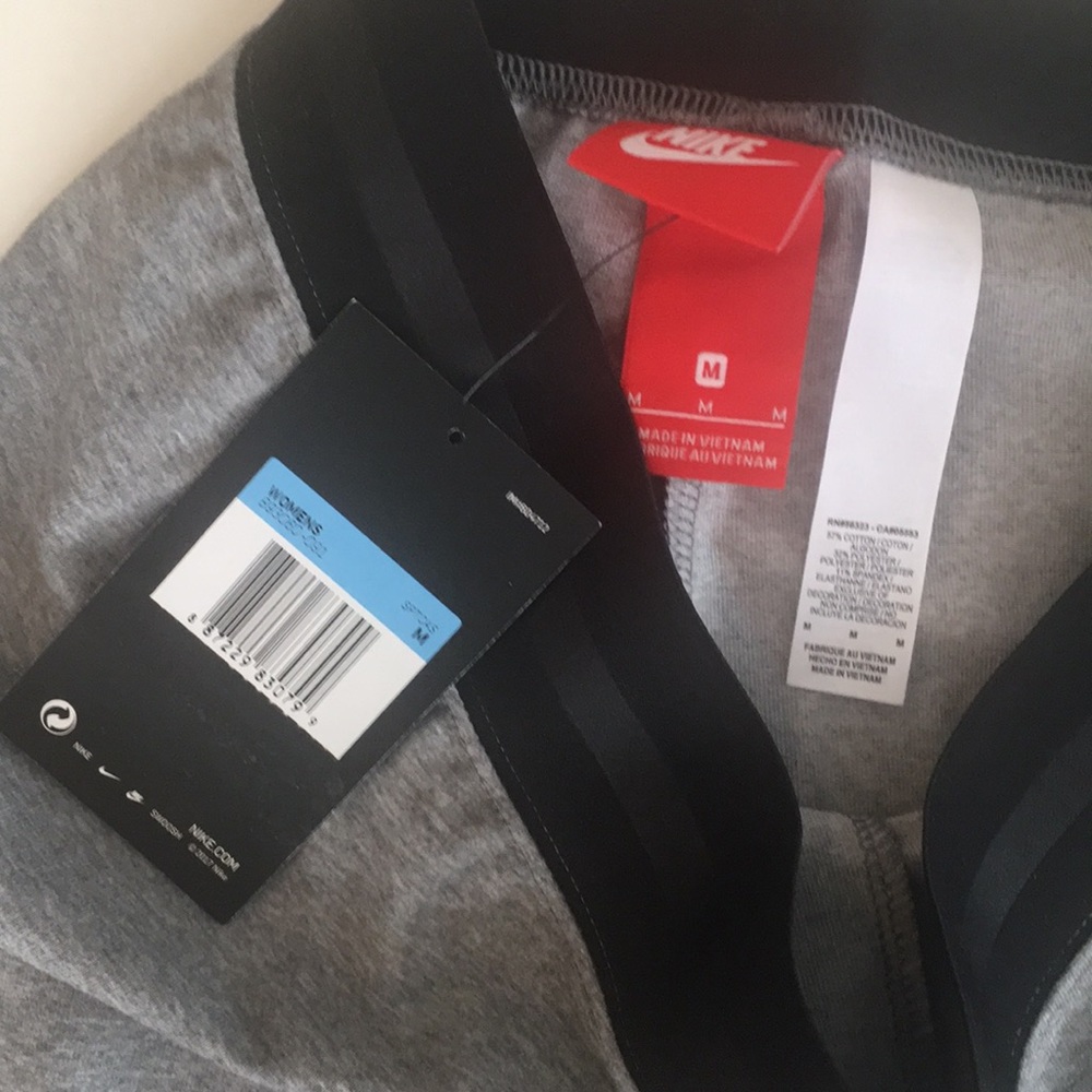 New Woman’s Nike AIR Jogging Sweatpants - Picture 4 of 5